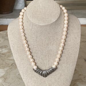 Vintage 1950’s Textured Silver Tone Faux Pearl Necklace